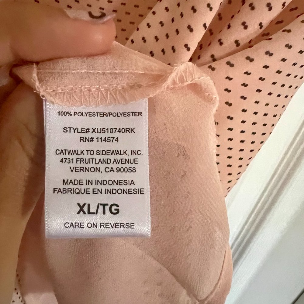 NWT: Blush Black Dot Sleeveless Top. XL - Picture 3 of 5